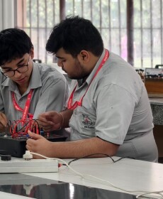 Physics Lab (4)