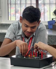 Physics Lab (3)
