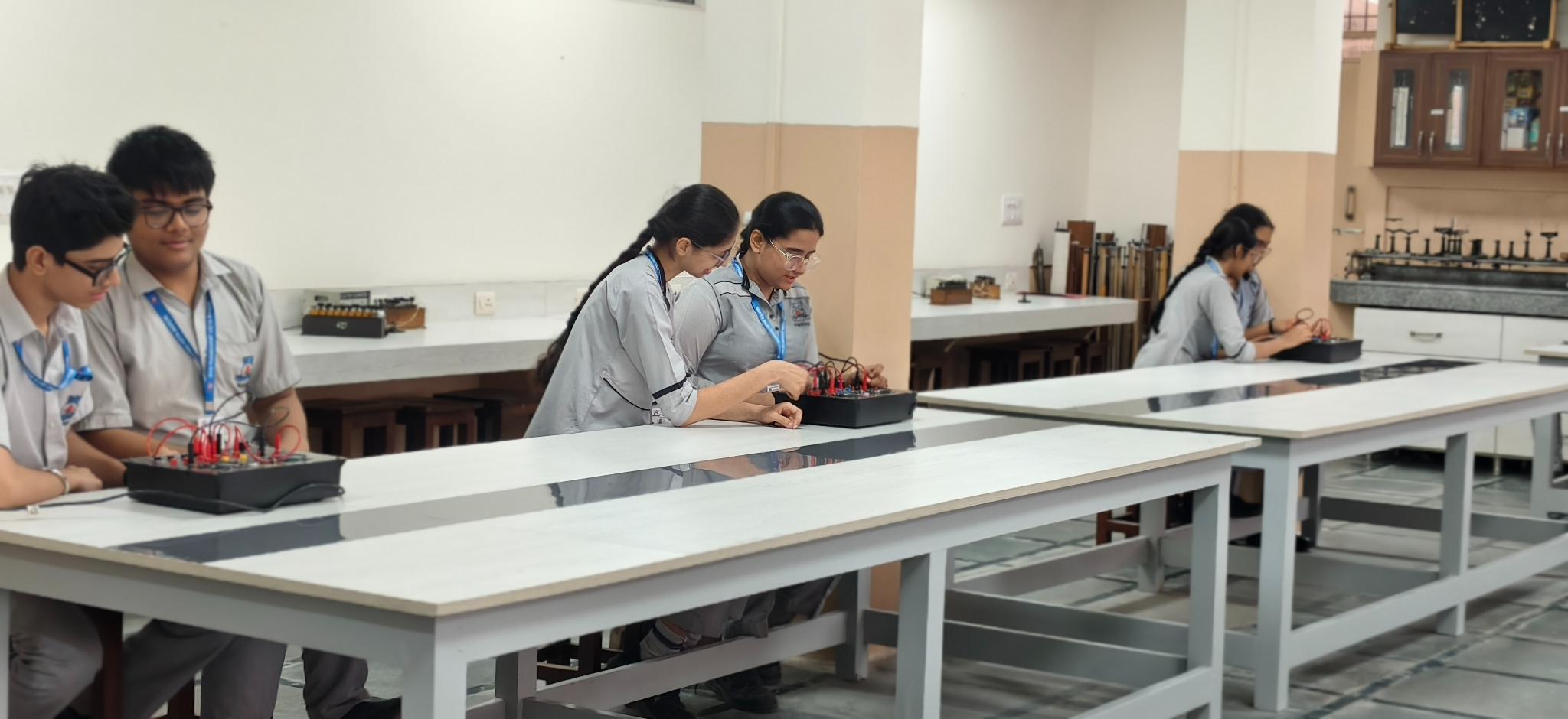 Physics Lab (10)