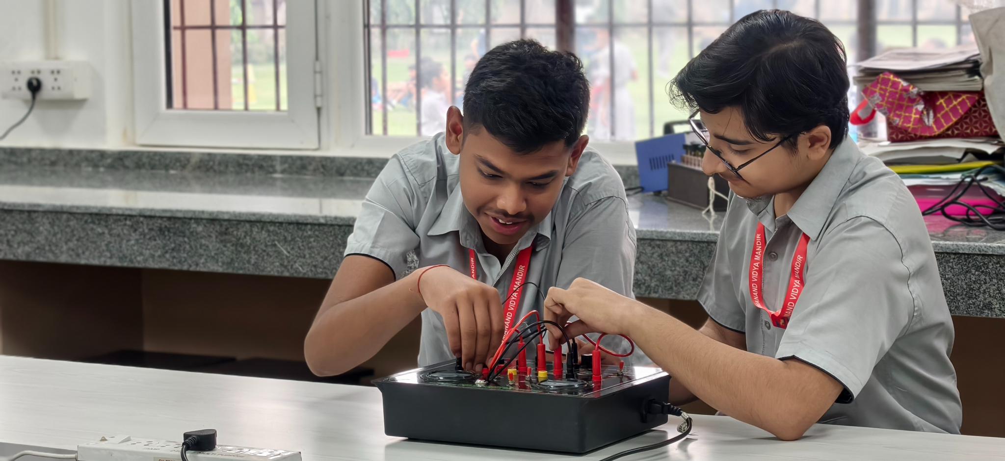 Physics Lab (3)