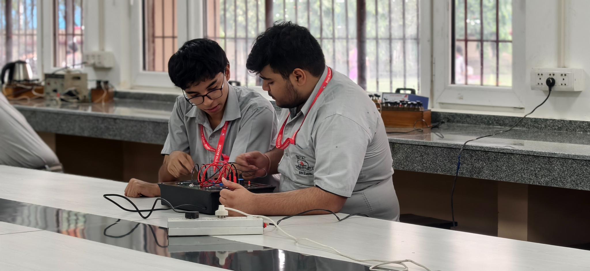 Physics Lab (4)
